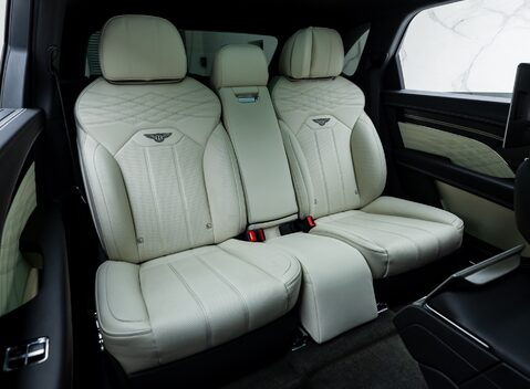 Bentley Bentayga V8 AZURE EXTENDED WHEELBASE First Edition 19