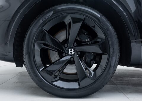 Bentley Bentayga V8 AZURE EXTENDED WHEELBASE First Edition 