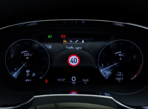 Bentley Bentayga V8 AZURE EXTENDED WHEELBASE First Edition 29