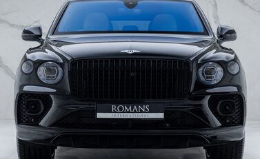 Bentley Bentayga V8 AZURE EXTENDED WHEELBASE First Edition 7