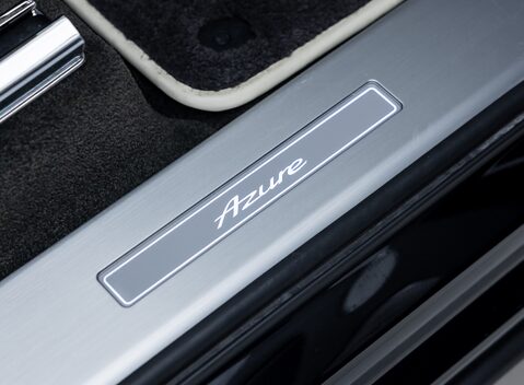 Bentley Bentayga V8 AZURE EXTENDED WHEELBASE First Edition 37