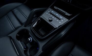 Porsche Cayenne V6 26