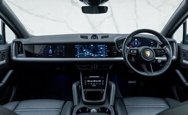 Porsche Cayenne V6 21