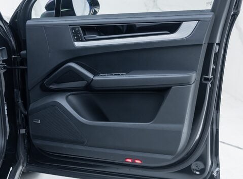 Porsche Cayenne V6 27