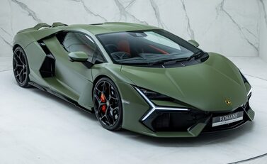 Lamborghini Revuelto 11