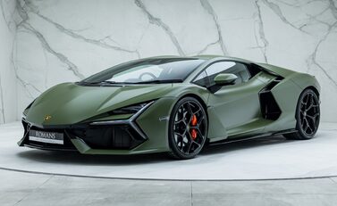 Lamborghini Revuelto 1