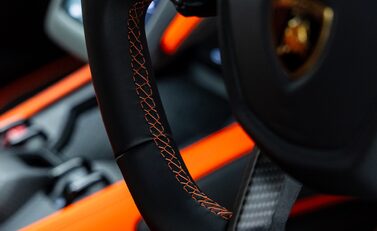 Lamborghini Revuelto 14