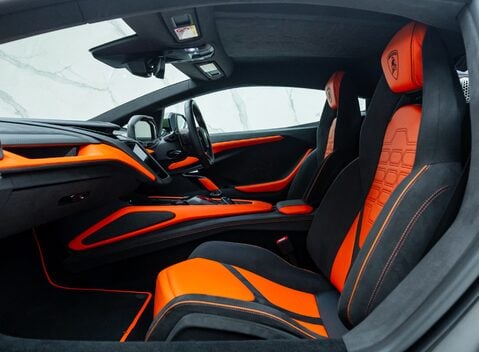 Lamborghini Revuelto 20