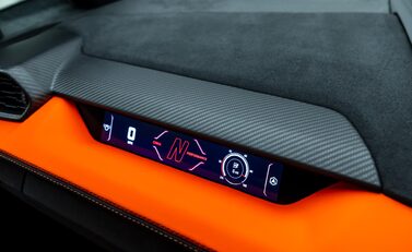 Lamborghini Revuelto 25