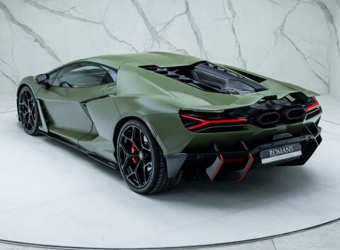 Lamborghini Revuelto 12