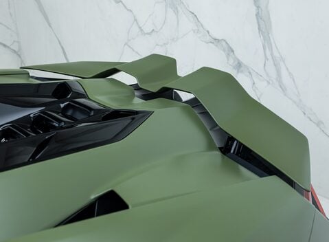 Lamborghini Revuelto 40