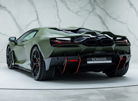 Lamborghini Revuelto 10