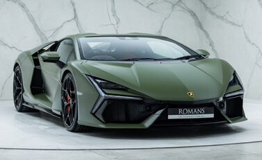 Lamborghini Revuelto 9