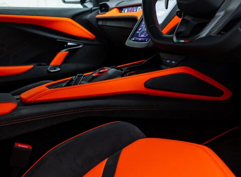 Lamborghini Revuelto 29