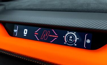 Lamborghini Revuelto 26