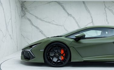 Lamborghini Revuelto 44