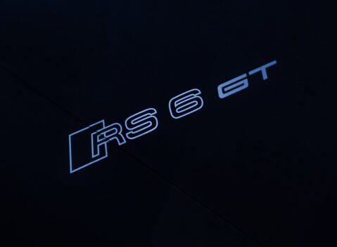 Audi RS6 GT 36