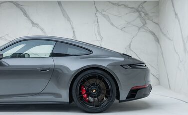 Porsche 911 Carrera GTS (992) 34