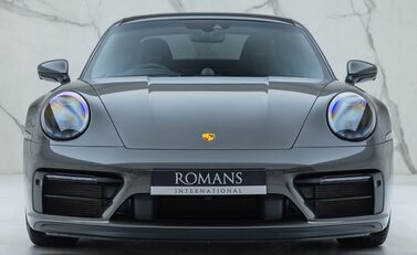 Porsche 911 Carrera GTS (992) 4