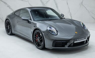 Porsche 911 Carrera GTS (992) 8