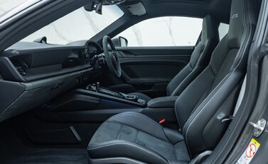 Porsche 911 Carrera GTS (992) 15
