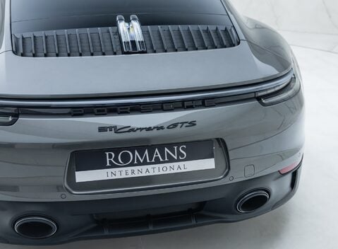 Porsche 911 Carrera GTS (992) 28