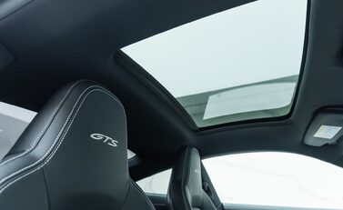 Porsche 911 Carrera GTS (992) 13