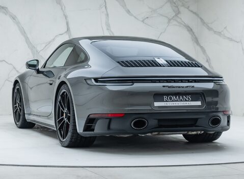 Porsche 911 Carrera GTS (992) 7