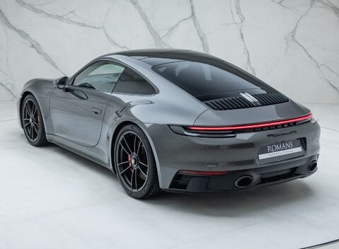 Porsche 911 Carrera GTS (992) 9