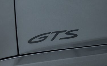 Porsche 911 Carrera GTS (992) 31