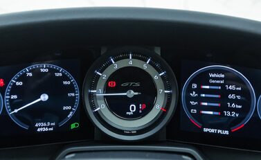 Porsche 911 Carrera GTS (992) 17