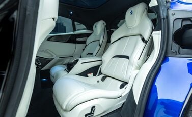 Ferrari Purosangue 18