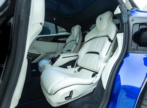 Ferrari Purosangue 18