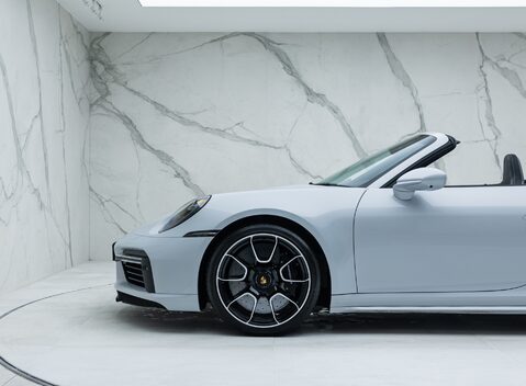 Porsche 911 Turbo S Cabriolet (992) 44