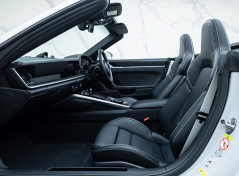 Porsche 911 Turbo S Cabriolet (992) 18