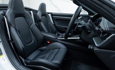 Porsche 911 Turbo S Cabriolet (992) 15