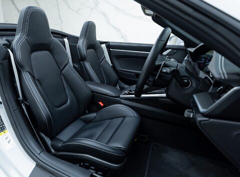 Porsche 911 Turbo S Cabriolet (992) 15