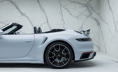 Porsche 911 Turbo S Cabriolet (992) 45