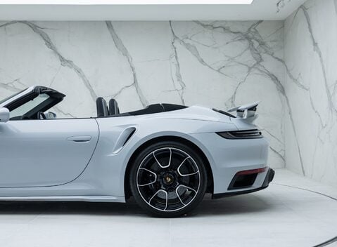 Porsche 911 Turbo S Cabriolet (992) 45