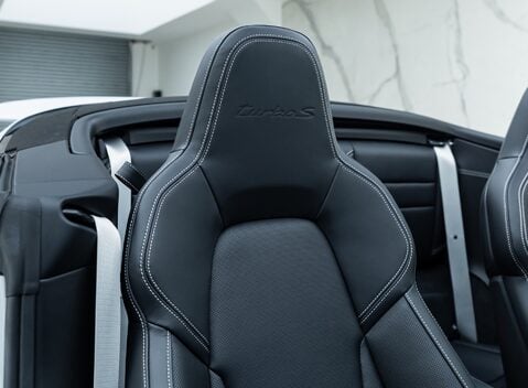 Porsche 911 Turbo S Cabriolet (992) 16