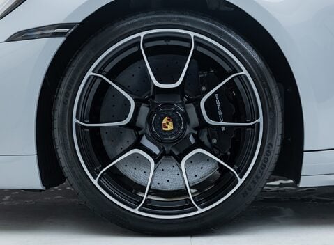 Porsche 911 Turbo S Cabriolet (992) 32