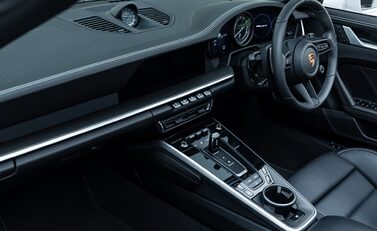 Porsche 911 Turbo S Cabriolet (992) 19