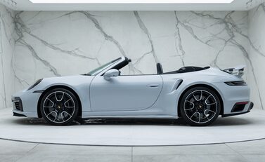 Porsche 911 Turbo S Cabriolet (992) 4