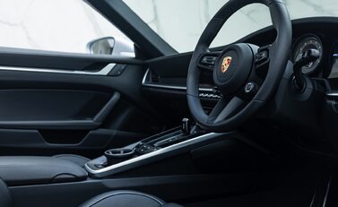 Porsche 911 Turbo S Cabriolet (992) 14