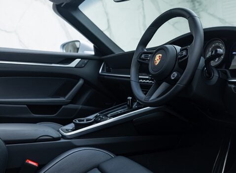 Porsche 911 Turbo S Cabriolet (992) 14