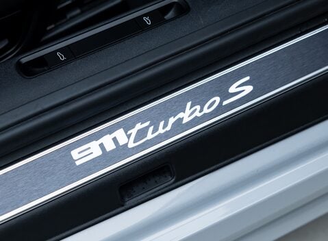 Porsche 911 Turbo S Cabriolet (992) 29