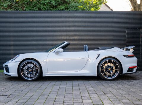 Porsche 911 Turbo S Cabriolet (992) 3