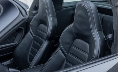 Porsche 911 Targa 4S (992) 37