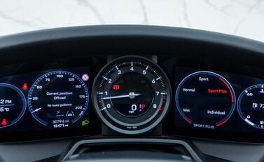 Porsche 911 Targa 4S (992) 23