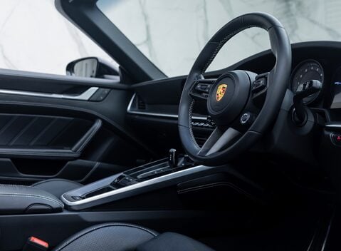 Porsche 911 Targa 4S (992) 16